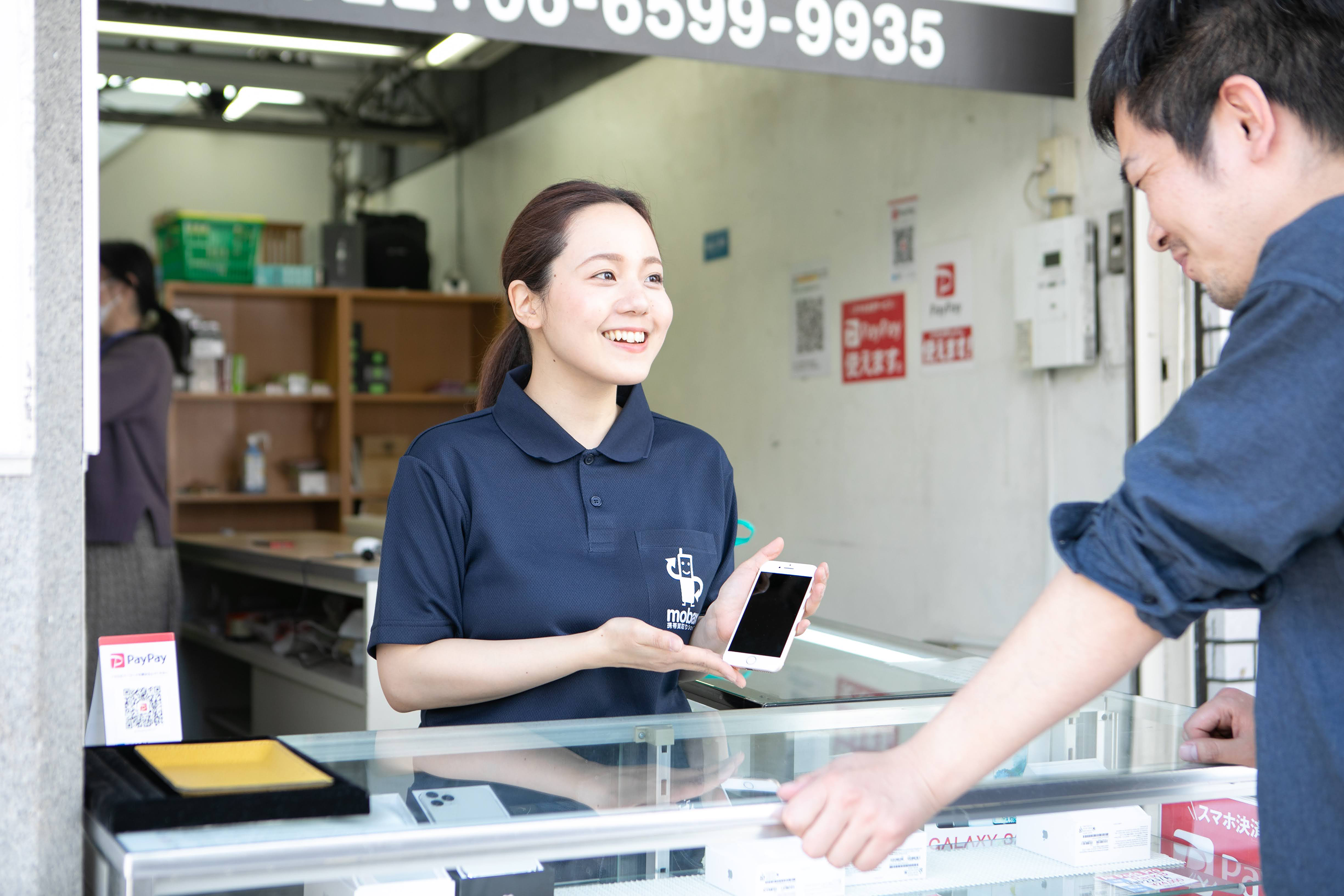 モバックス日本橋4丁目本店の店頭